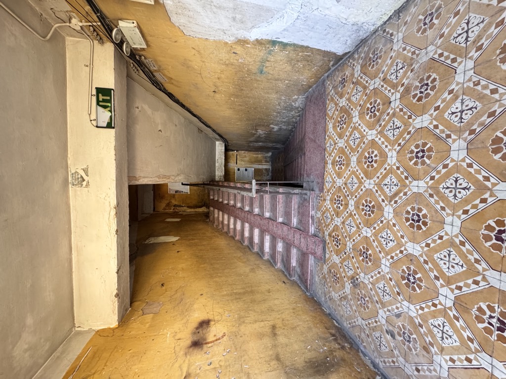 Bán nhà Bạch Mai - diện tích 46,3m2 1 tầng - Tập thể Quỳnh Mai - giá 4,99 tỷ