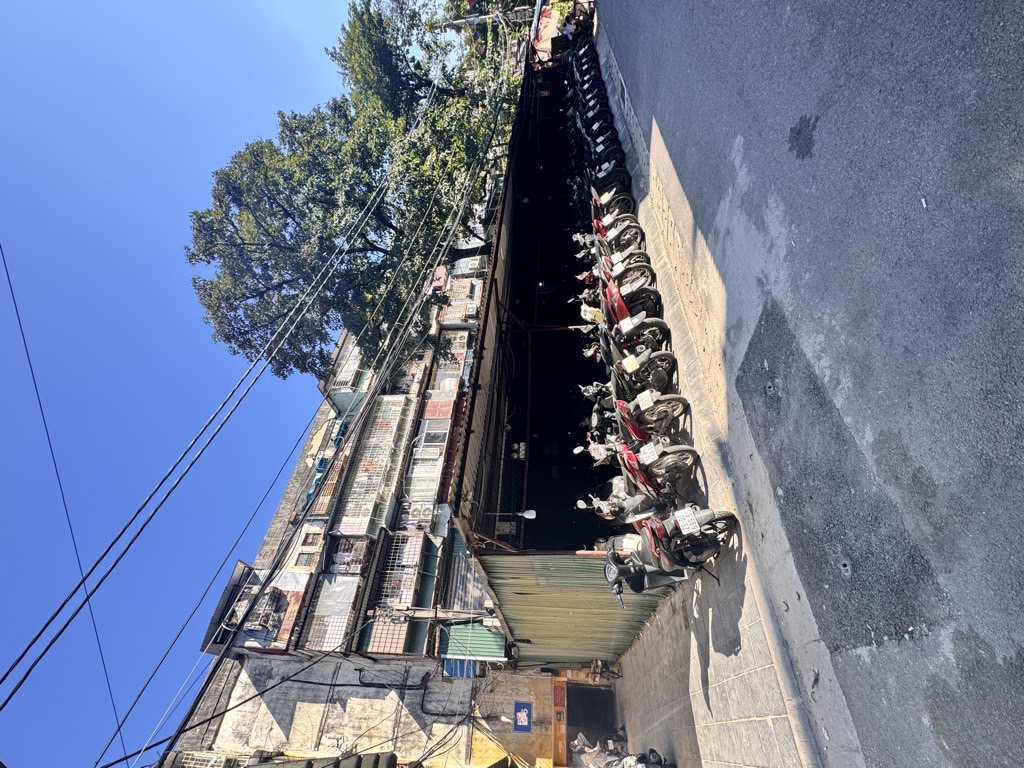 Bán nhà Bạch Mai - diện tích 46,3m2 1 tầng - Tập thể Quỳnh Mai - giá 4,99 tỷ