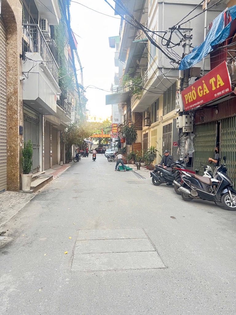 Bán nhà Phan Đình Giót - diện tích 40m2 7 tầng - Thang máy, 11 căn hộ khép kín - giá 13,6 tỷ