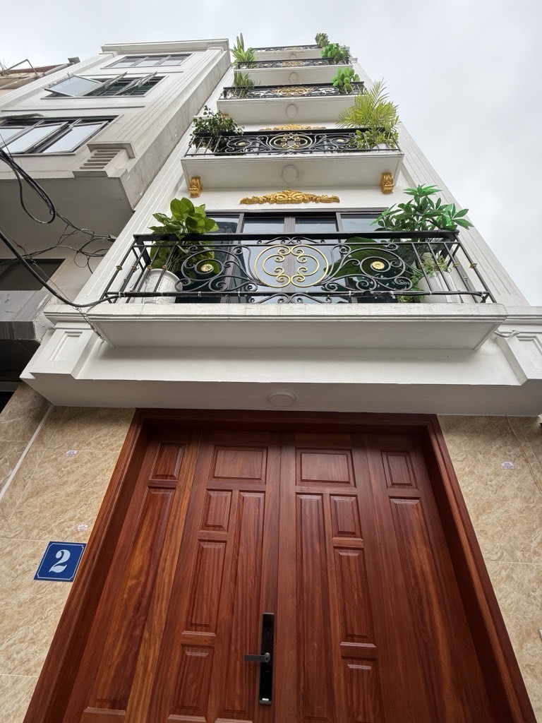 Bán nhà Giải Phóng - diện tích 32.3m2 6 tầng - thang máy mới kính koong - giá 8,6 tỷ