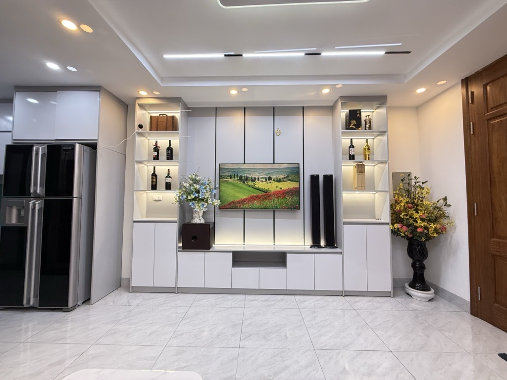 Bán nhà Giải Phóng - diện tích 32.3m2 6 tầng - thang máy mới kính koong - giá 8,6 tỷ