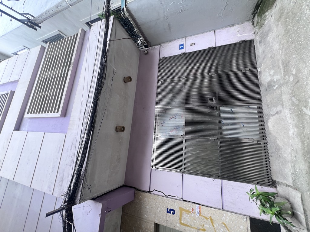 Bán nhà Nguyễn Khoái - diện tích 76m2 4 tầng - ngõ thông ô tô đỗ cổng - giá 13,9 tỷ