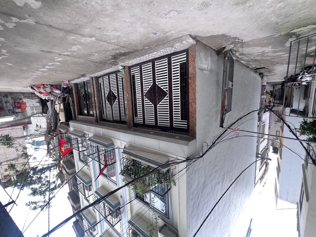Bán nhà Nguyễn Khoái - diện tích 76m2 4 tầng - ngõ thông ô tô đỗ cổng - giá 13,9 tỷ