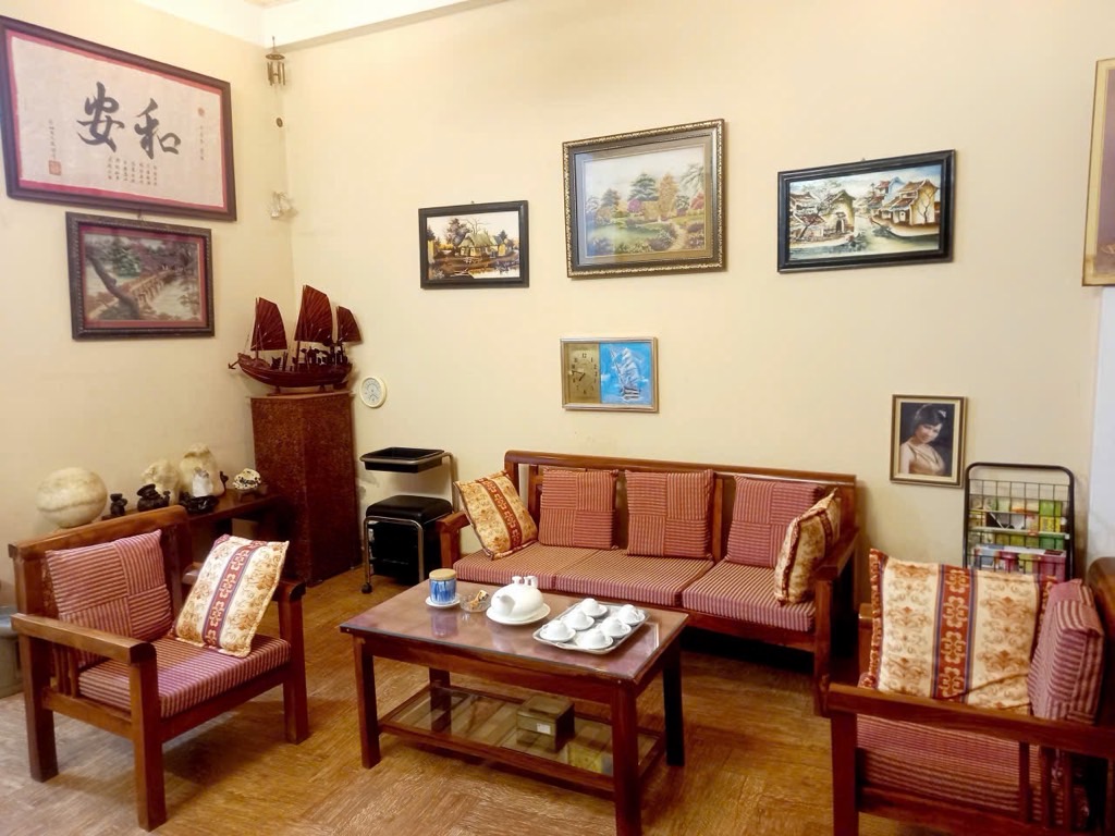 Bán nhà Nguyễn Khoái - diện tích 76m2 4 tầng - ngõ thông ô tô đỗ cổng - giá 13,9 tỷ