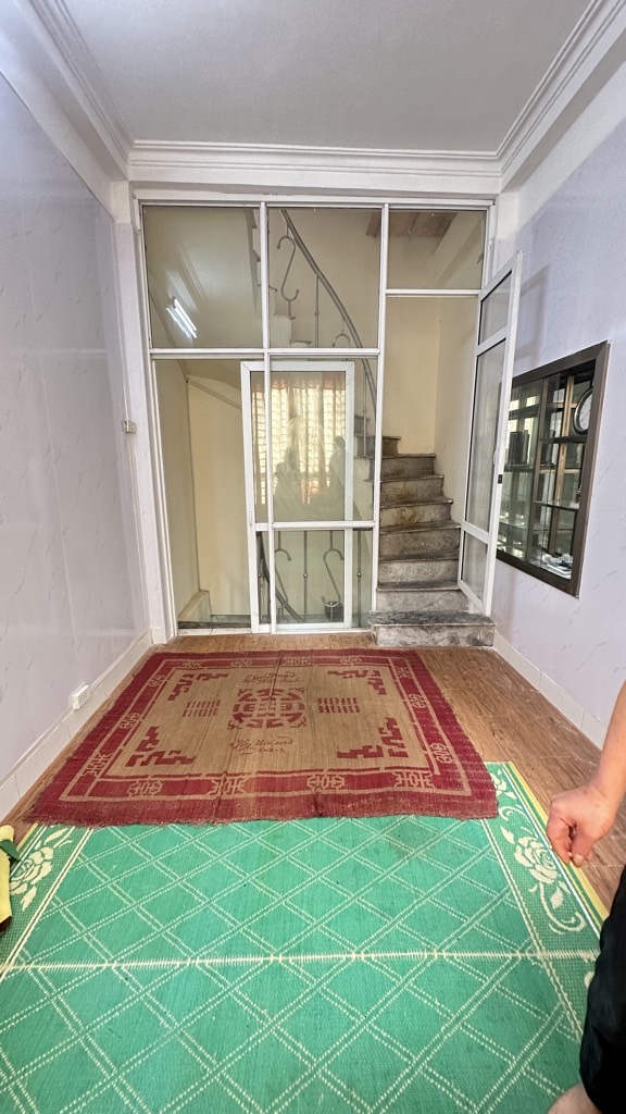 Bán nhà Kim Ngưu - diện tích 13,7m2 3 tầng - Kinh doanh sầm uất - giá 2,3 tỷ