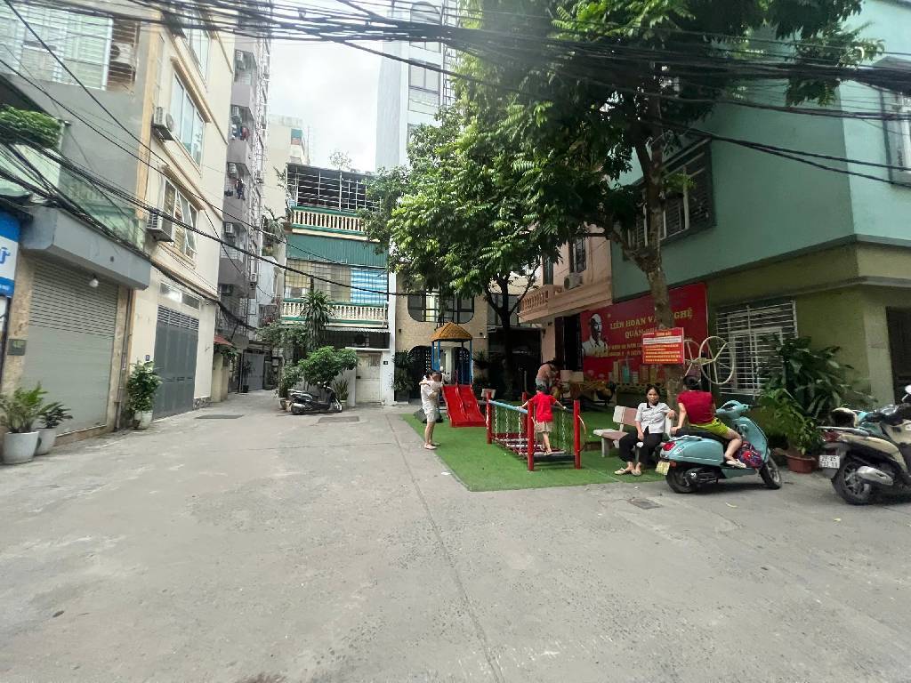 Bán nhà Vương Thừa Vũ - diện tích 88.9m2 4 tầng - ô tô đỗ cổng - giá 14,2 tỷ