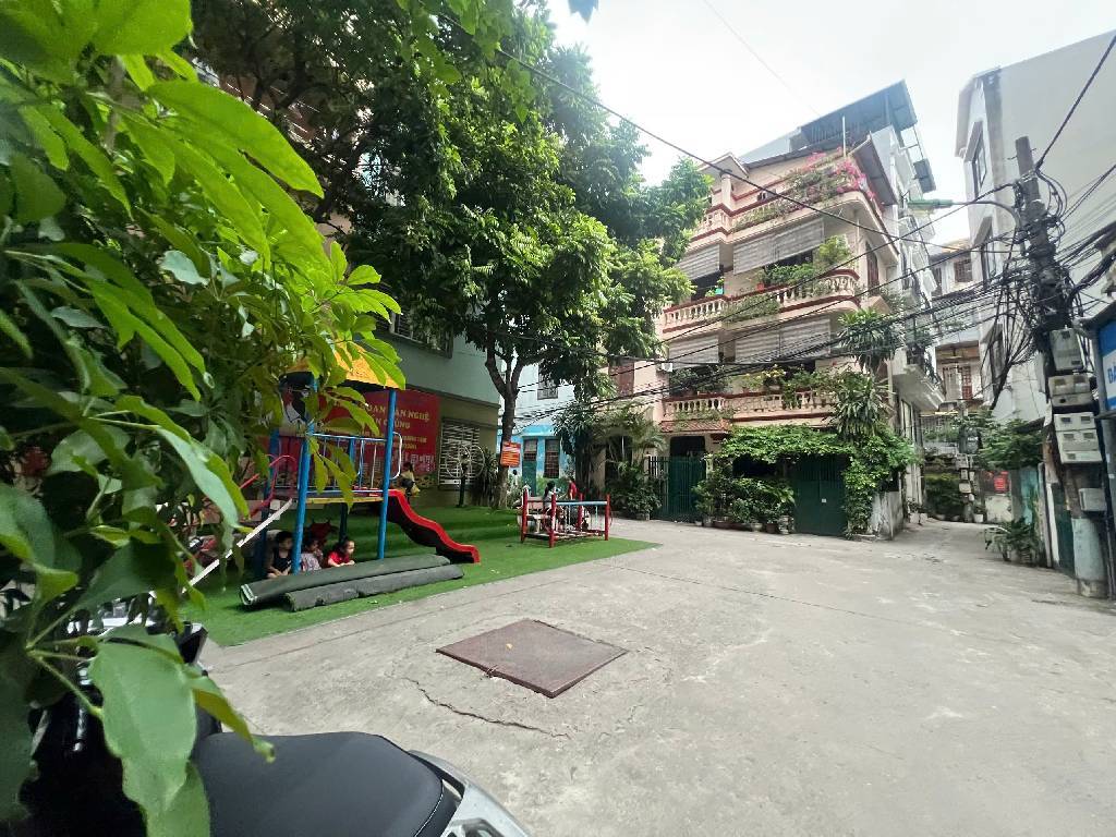 Bán nhà Vương Thừa Vũ - diện tích 88.9m2 4 tầng - ô tô đỗ cổng - giá 14,2 tỷ