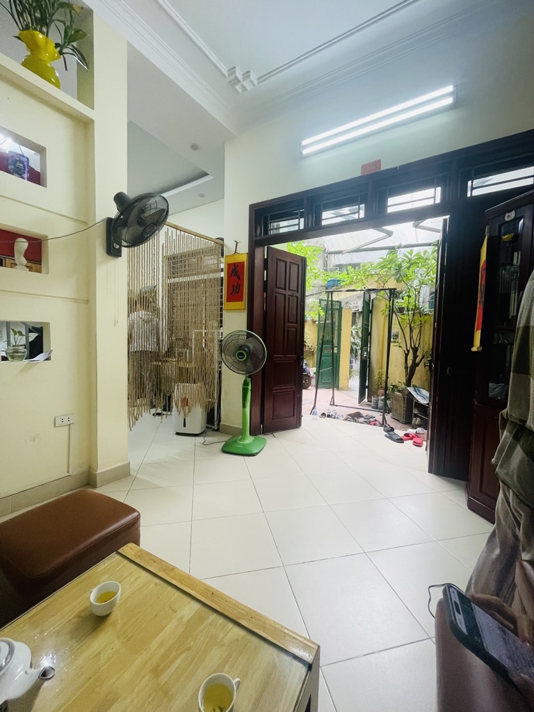 Bán nhà Giáp Bát - diện tích 55m2 4 tầng - LÔ GÓC MẶT NGÕ - giá 12,3 tỷ