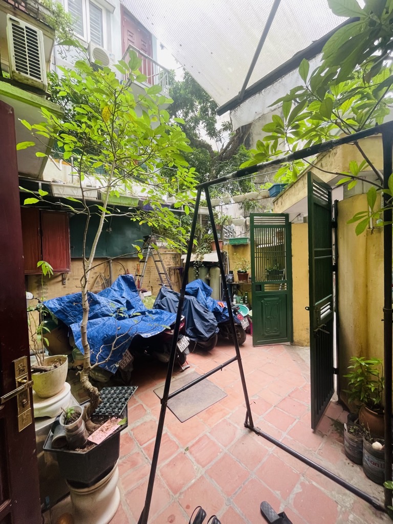 Bán nhà Giáp Bát - diện tích 55m2 4 tầng - LÔ GÓC MẶT NGÕ - giá 12,3 tỷ