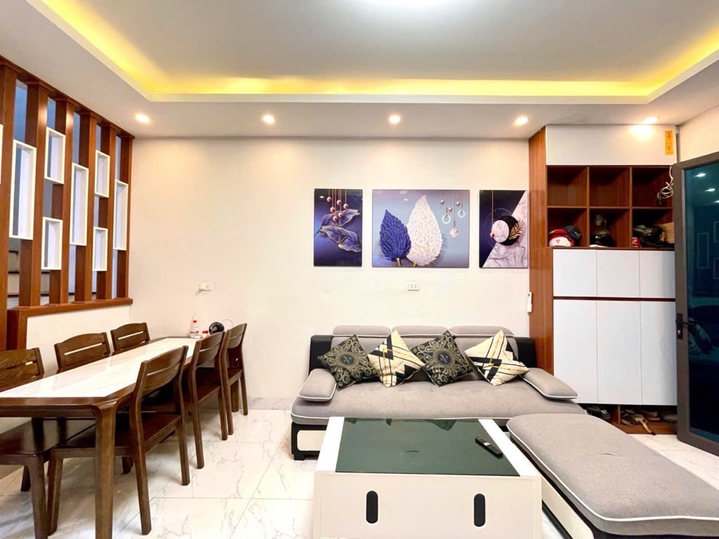 Bán nhà Đông Thiên - diện tích 34m2 2 tầng - gần ô tô - giá 3,8 tỷ