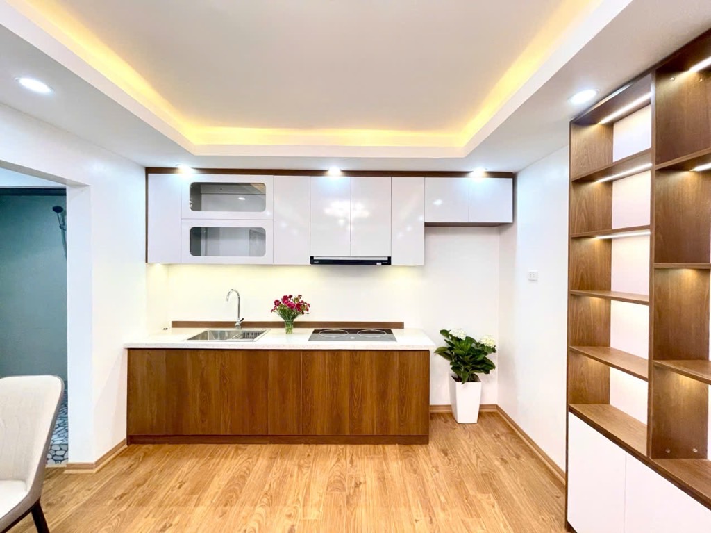 Bán nhà Phạm Ngọc Thạch - diện tích 68m2 1 tầng - Ô tô đỗ chân cầu thang - giá 4,9 tỷ