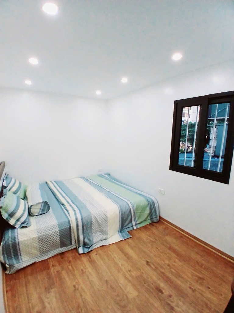 Bán nhà Phạm Ngọc Thạch - diện tích 68m2 1 tầng - Ô tô đỗ chân cầu thang - giá 4,9 tỷ