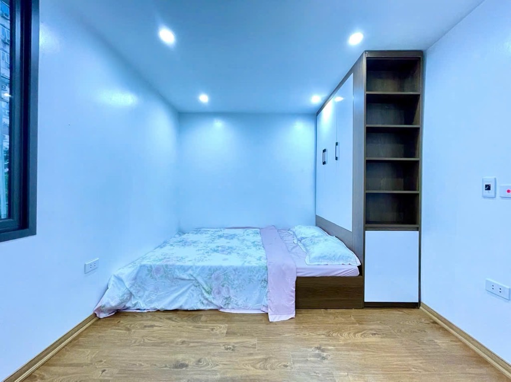 Bán nhà Phạm Ngọc Thạch - diện tích 68m2 1 tầng - Ô tô đỗ chân cầu thang - giá 4,9 tỷ