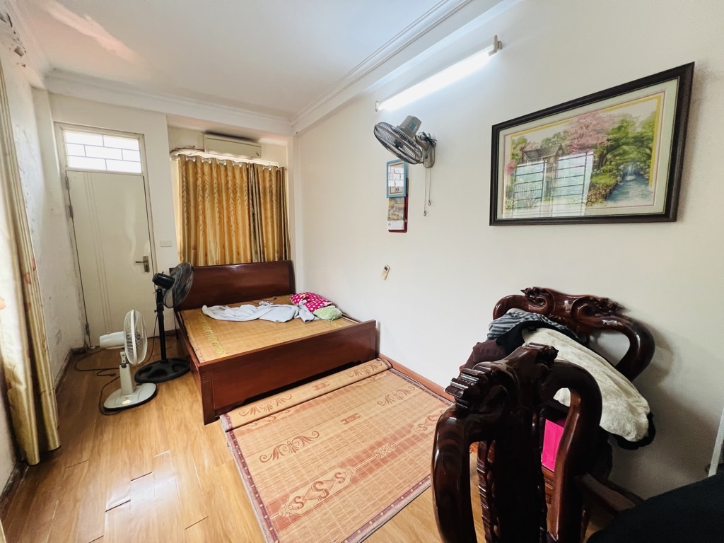 Bán nhà Trương Định - diện tích 51m2 5 tầng - Siêu hiếm nhà bán, mặt ngõ thông kinh doanh đông đúc - giá 14,75 tỷ