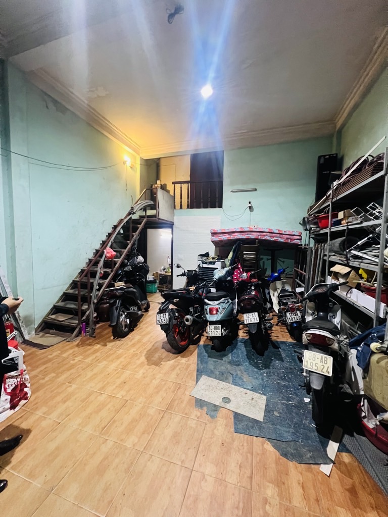 Bán nhà Vĩnh Tuy - diện tích 90m2 4 tầng - Ô tô lùi cửa - giá 19 tỷ