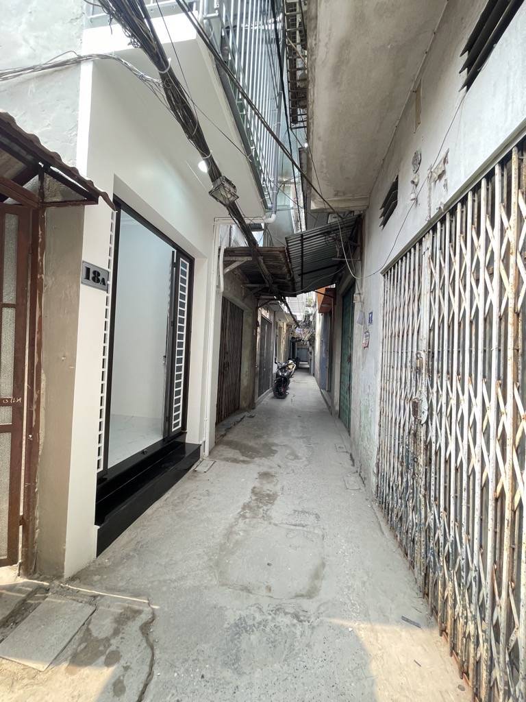 Bán nhà Bùi Xương Trạch - diện tích 17,2m2 2 tầng - Lô góc - giá 2,05 tỷ