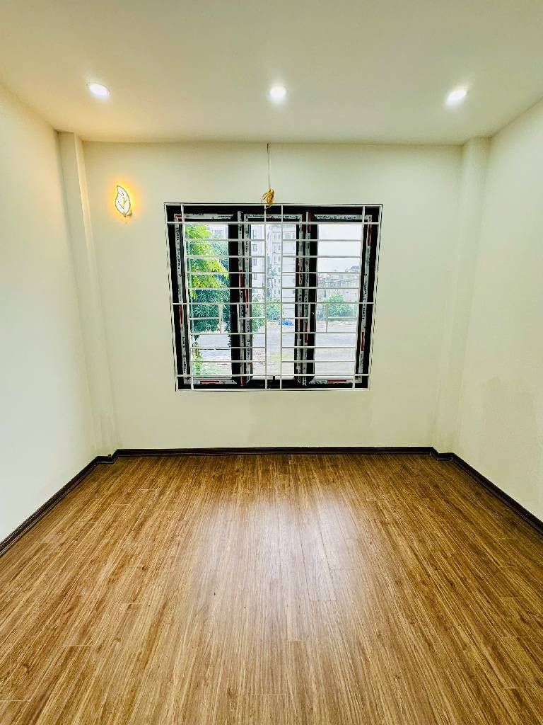 Bán nhà Lương Sử C - diện tích 46m2 6 tầng - NGÕ RỘNG - GẦN PHỐ - THANG MÁY - giá 12,5 tỷ