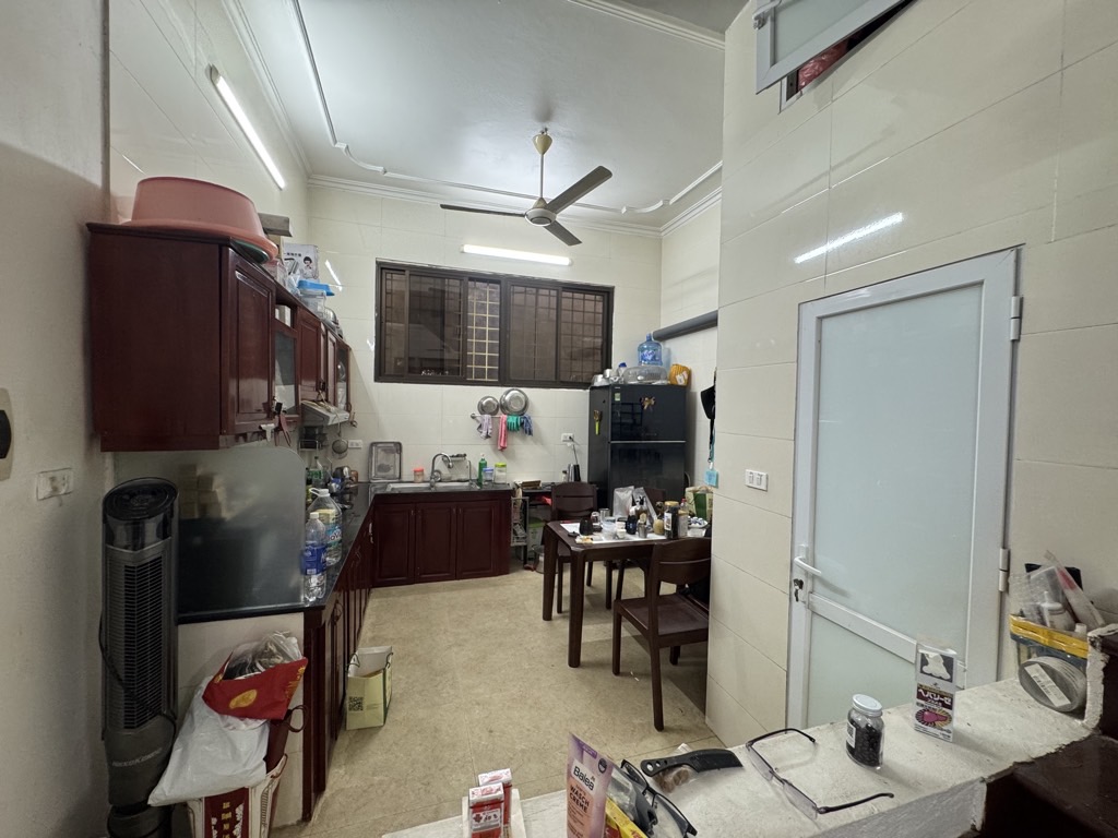 Bán nhà Quan Nhân - diện tích 39m2 4 tầng - ô tô đỗ cửa - giá 17,5 tỷ