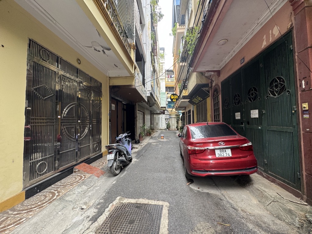 Bán nhà Quan Nhân - diện tích 39m2 4 tầng - ô tô đỗ cửa - giá 17,5 tỷ