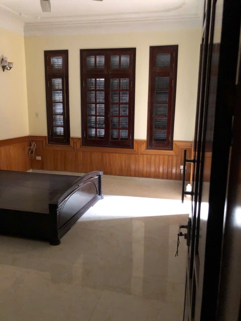 Bán nhà La Thành - diện tích 78.8m2 5 tầng - Nhà lô góc 3 mặt thoáng - giá 21 tỷ