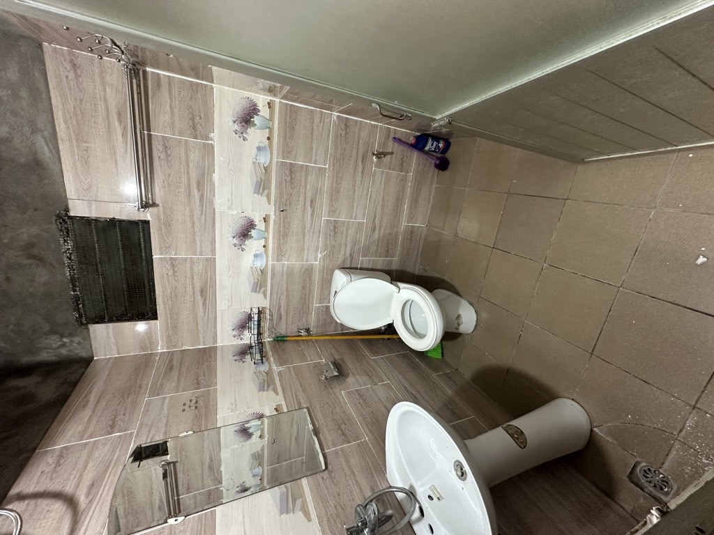 Bán nhà Trường Chinh - diện tích 33m2 1 tầng - ngõ rộng ba gác vào thoải mái - giá 6 tỷ