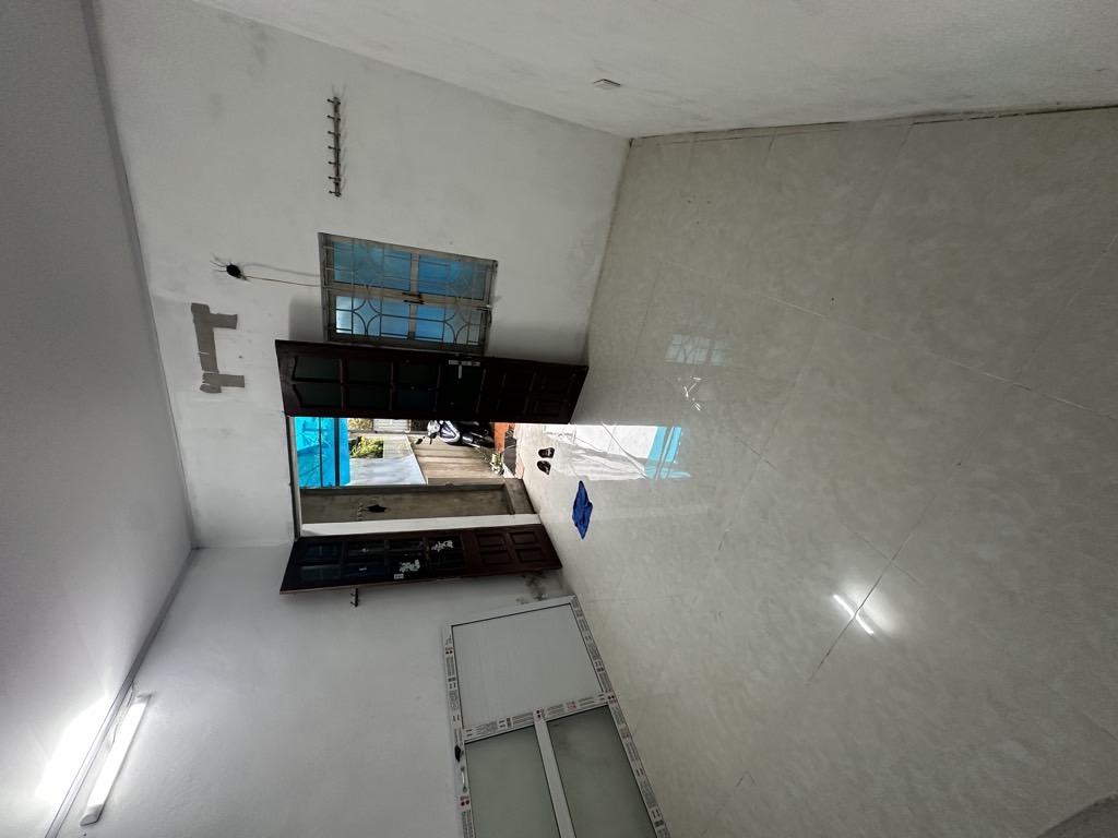 Bán nhà Trường Chinh - diện tích 33m2 1 tầng - ngõ rộng ba gác vào thoải mái - giá 6 tỷ