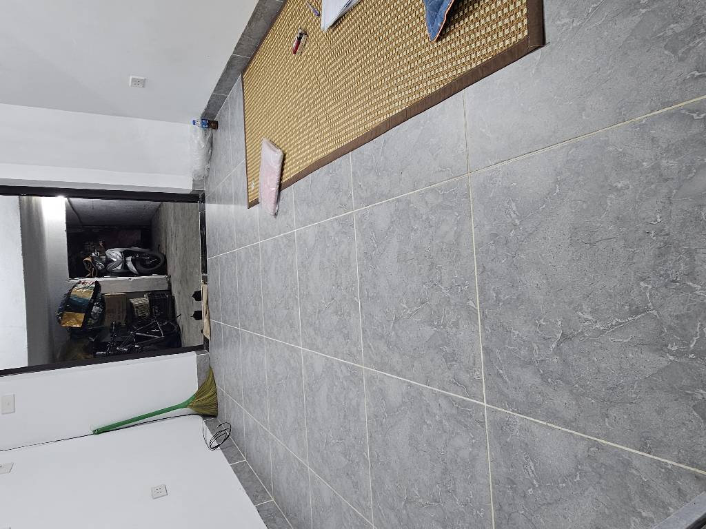 Bán nhà Ngõ Văn Hương - diện tích 11,8m2 3 tầng - Nhà nhỏ xinh - giá 2,05 tỷ