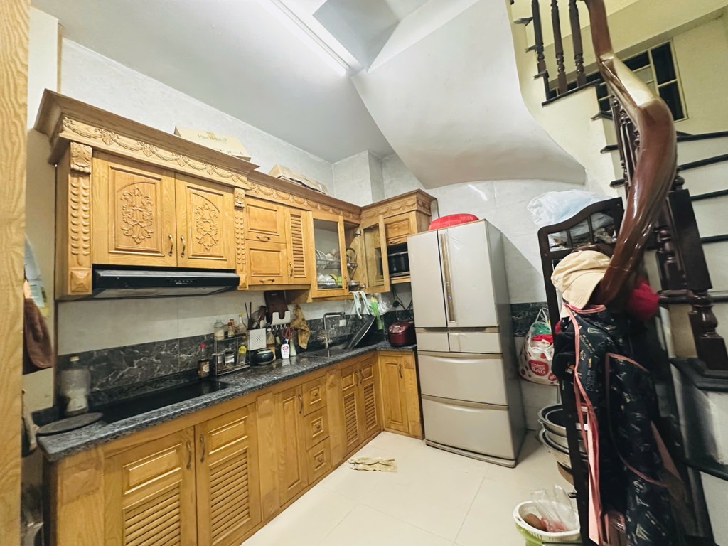 Bán nhà Giải Phóng - diện tích 30m2 5 tầng - Ô tô đỗ cửa - giá 9,4 tỷ