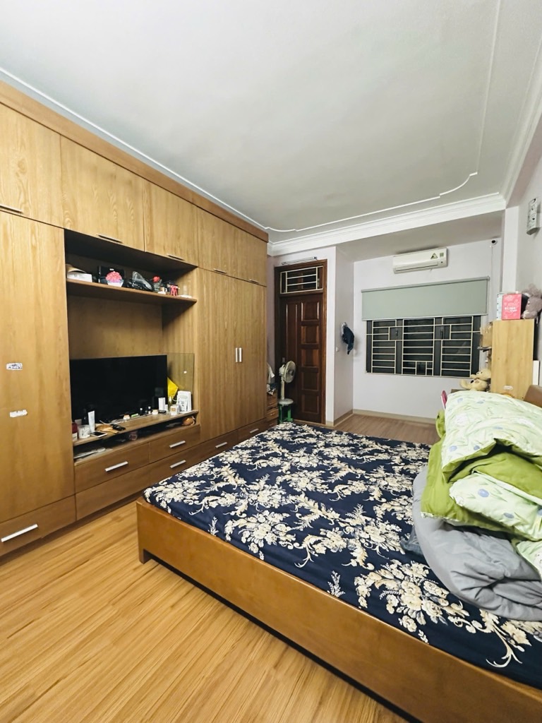 Bán nhà Giải Phóng - diện tích 30m2 5 tầng - Ô tô đỗ cửa - giá 9,4 tỷ