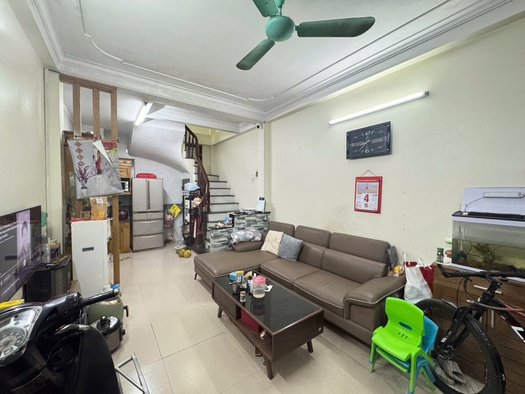 Bán nhà Giải Phóng - diện tích 30m2 5 tầng - Ô tô đỗ cửa - giá 9,4 tỷ