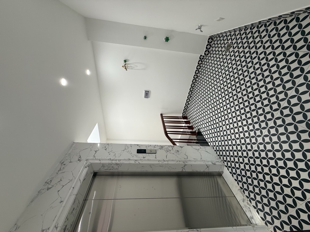 Bán nhà Khương Trung - diện tích 34m2 5 tầng - MẶT NGÕ KINH DOANH - giá 9,8 tỷ