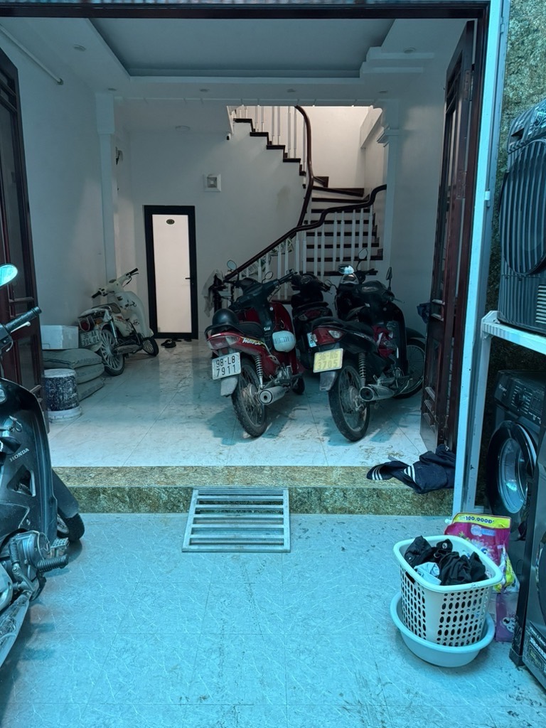 Bán nhà Minh Khai - diện tích 56m2 5 tầng - Ô tô đỗ cửa - giá 11,5 tỷ