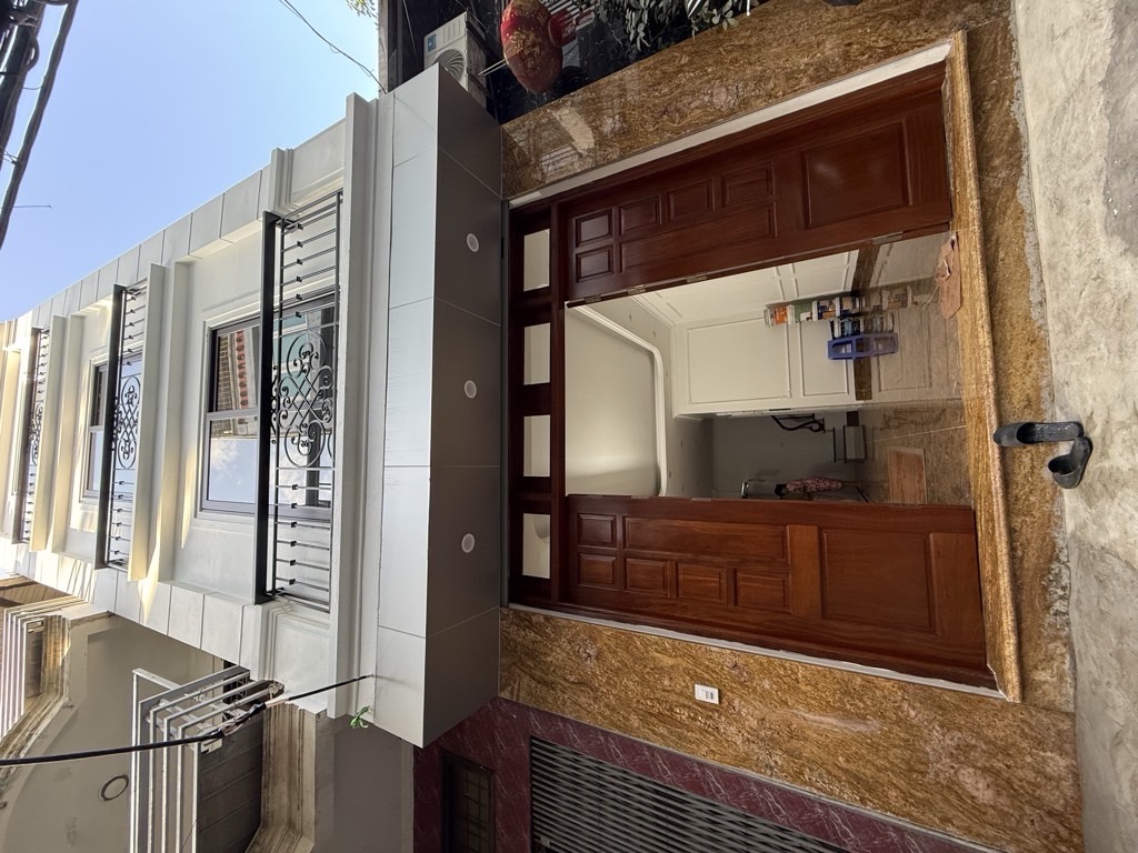 Bán nhà Trại Cá - diện tích 40m2 5 tầng - Mặt ngõ kinh doanh ô tô thông - giá 12,5 tỷ