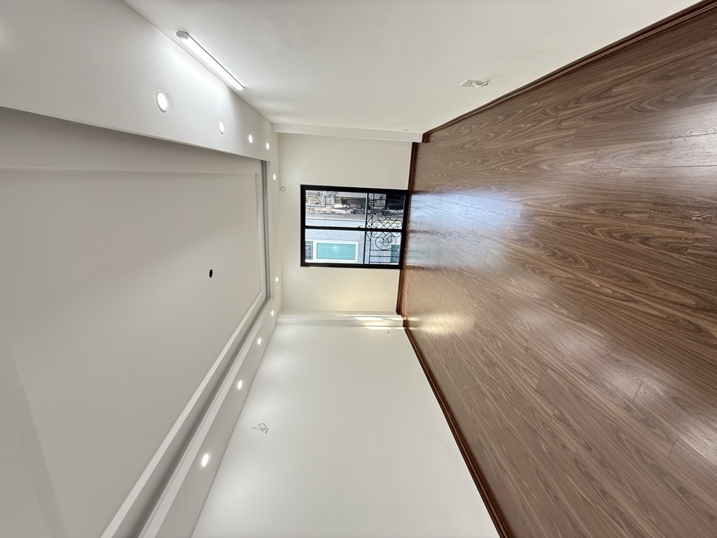 Bán nhà Trại Cá - diện tích 40m2 5 tầng - Mặt ngõ kinh doanh ô tô thông - giá 12,5 tỷ