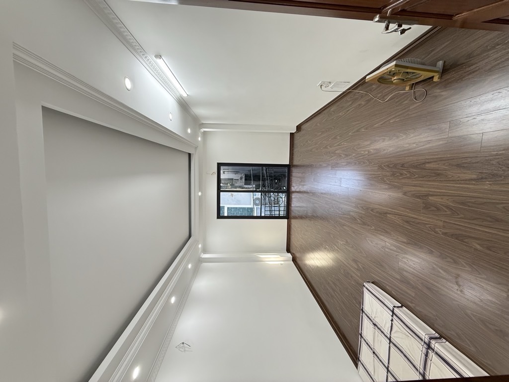 Bán nhà Trại Cá - diện tích 40m2 5 tầng - Mặt ngõ kinh doanh ô tô thông - giá 12,5 tỷ