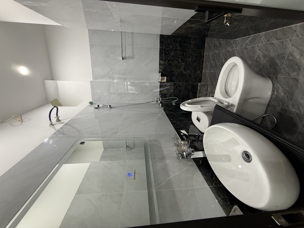 Bán nhà Trại Cá - diện tích 40m2 5 tầng - Mặt ngõ kinh doanh ô tô thông - giá 12,5 tỷ