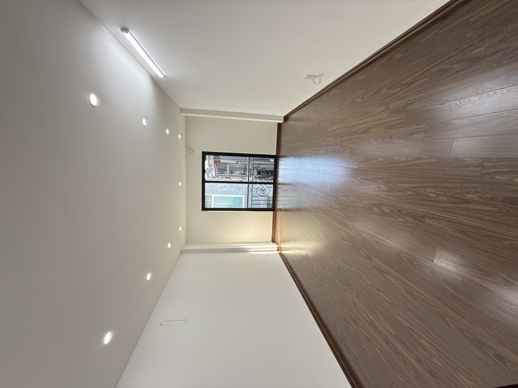 Bán nhà Trại Cá - diện tích 40m2 5 tầng - Mặt ngõ kinh doanh ô tô thông - giá 12,5 tỷ