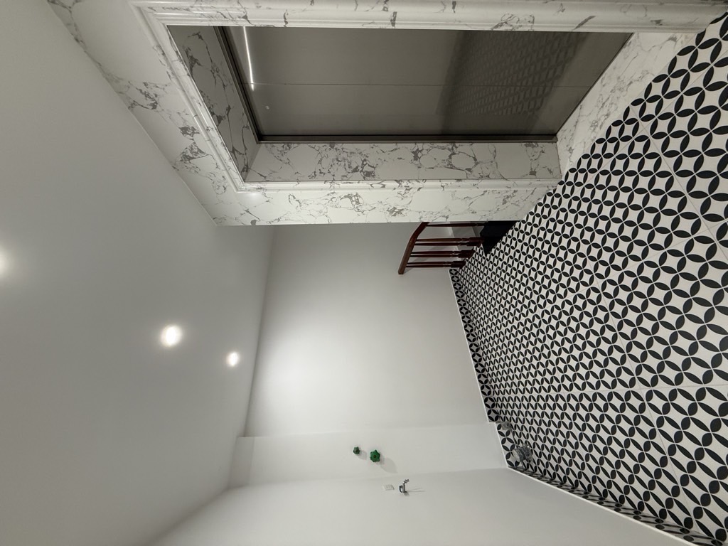 Bán nhà Trại Cá - diện tích 40m2 5 tầng - Mặt ngõ kinh doanh ô tô thông - giá 12,5 tỷ