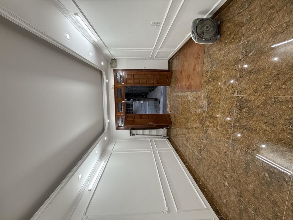 Bán nhà Trại Cá - diện tích 40m2 5 tầng - Mặt ngõ kinh doanh ô tô thông - giá 12,5 tỷ