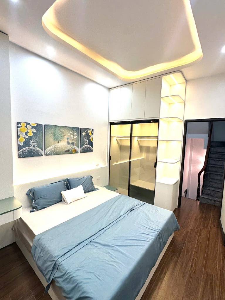 Bán nhà Chính Kinh - diện tích 23,8m2 5 tầng - Mặt phố lô góc - giá 8,6 tỷ