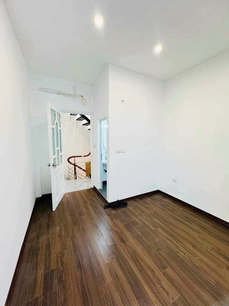 Bán nhà Chùa Liên Phái - diện tích 24,8m2 5 tầng - Nhà đẹp gần ĐH Bách Kinh Xây - giá 6,35 tỷ