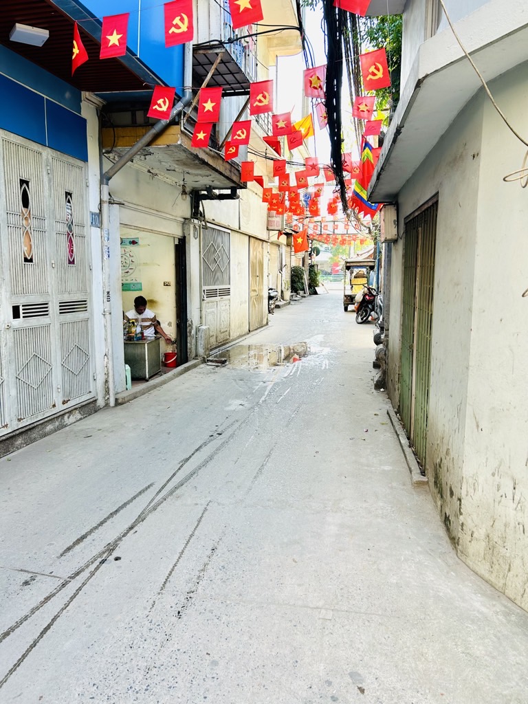 Bán nhà Tam Trinh - diện tích 40.6m2 2 tầng - Ô tô - giá 5,6 tỷ