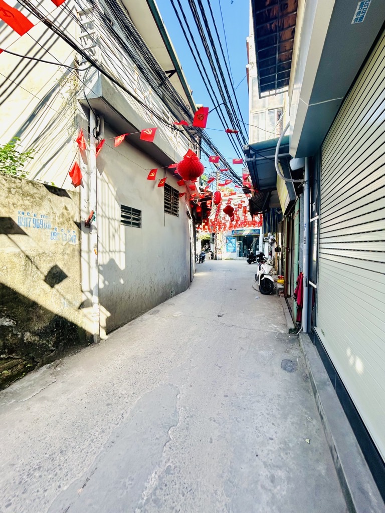 Bán nhà Tam Trinh - diện tích 40.6m2 2 tầng - Ô tô - giá 5,6 tỷ