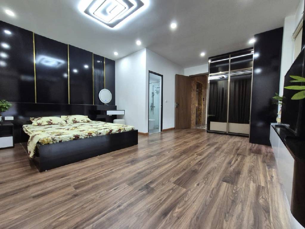 Bán nhà Lê Trọng Tấn - diện tích 41m2 6 tầng - Nhà lô góc, ô tô đỗ cửa - giá 14,8 tỷ