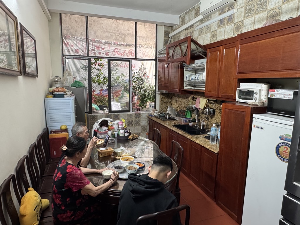 Bán nhà Trường Chinh - diện tích 77.5m2 6 tầng - Mặt ngõ kinh doanh - giá 23,5 tỷ