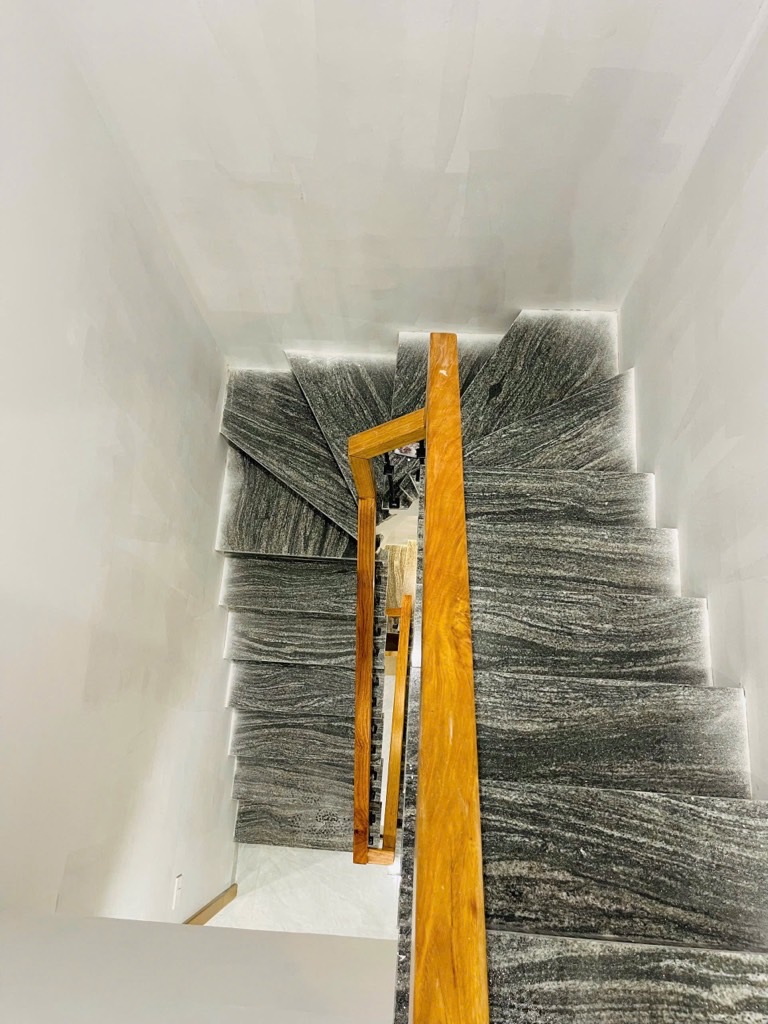 Bán nhà Mai Hắc Đế - diện tích 52m2 3 tầng - vị trí vàng hiếm nhà bán - giá 10,38 tỷ