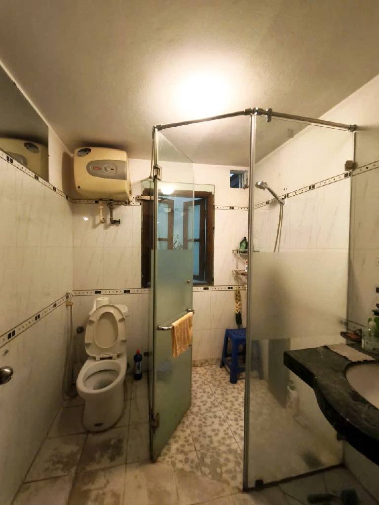 Bán nhà Võ Thị Sáu - diện tích 64,8m2 5 tầng - Gần hồ, ngõ rộng ba gác tránh nhau - giá 18,6 tỷ