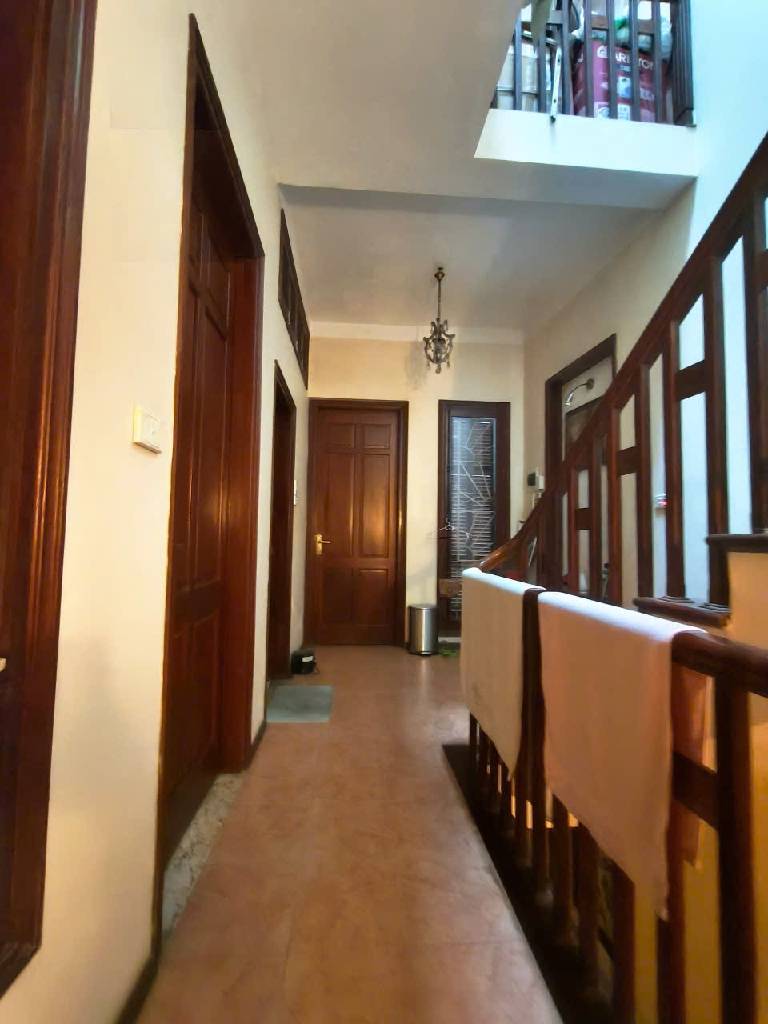 Bán nhà Võ Thị Sáu - diện tích 64,8m2 5 tầng - Gần hồ, ngõ rộng ba gác tránh nhau - giá 18,6 tỷ