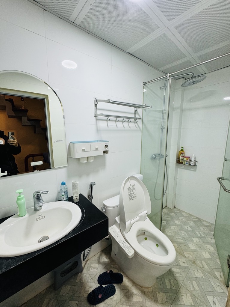 Bán nhà Tôn Đức Thắng - diện tích 28,9m2 5 tầng - Ô tô gần - giá 12 tỷ