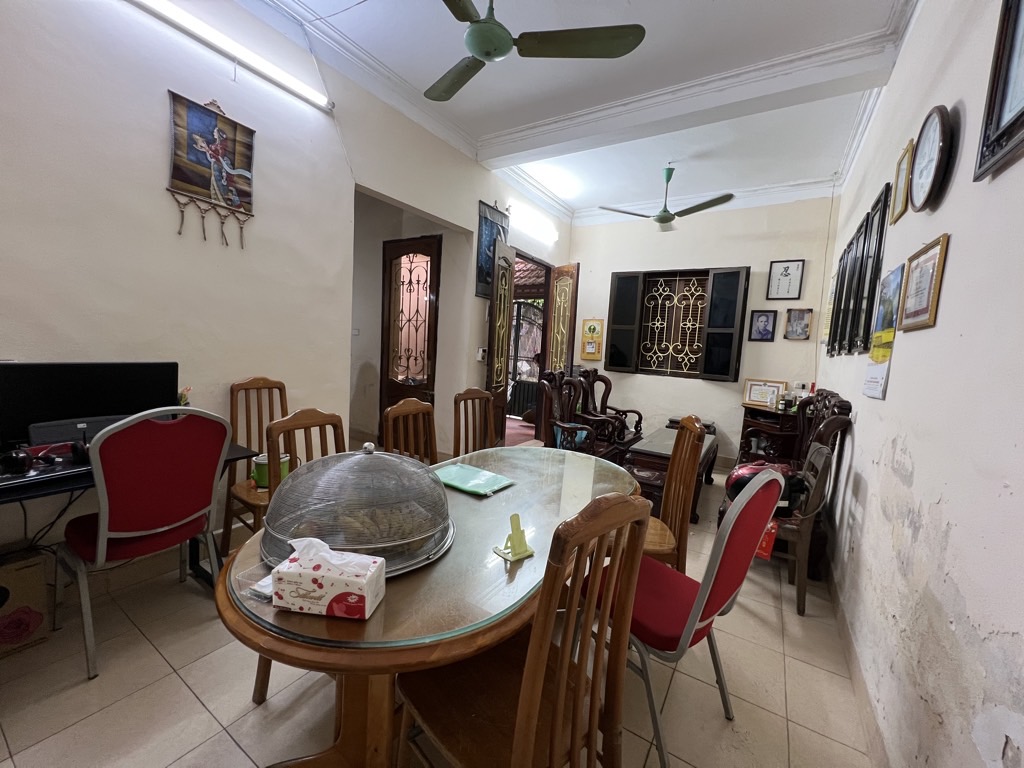 Bán nhà Nguyễn Huy Tưởng - diện tích 76m2 3 tầng - ô tô tránh - giá 13 tỷ